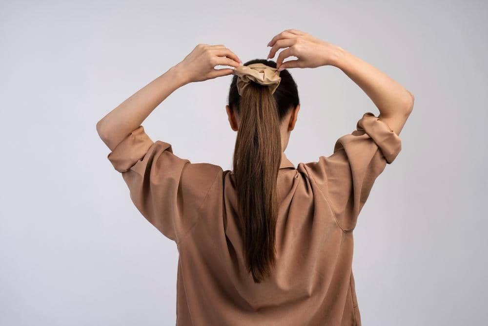 Hindari mengikat rambut terlalu kencang