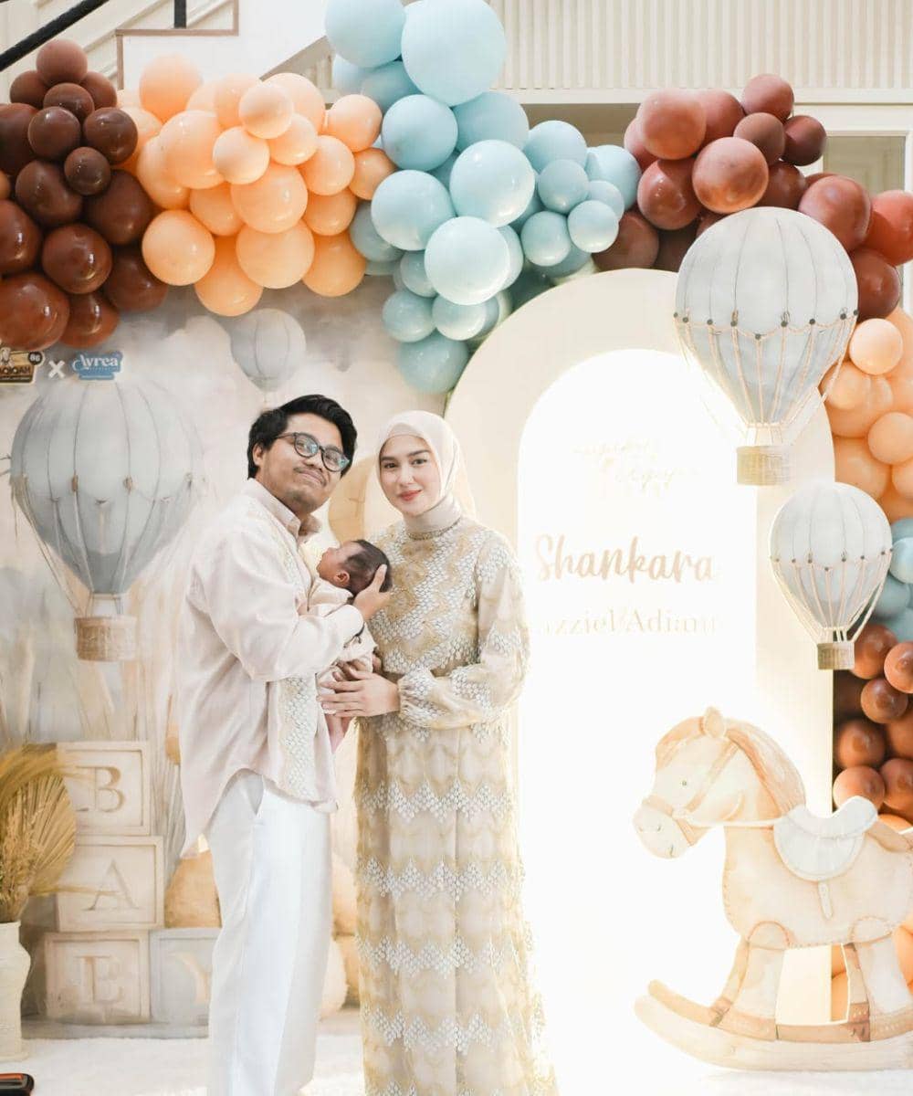 Momen akikah anak pertama Ochi Rosdiana