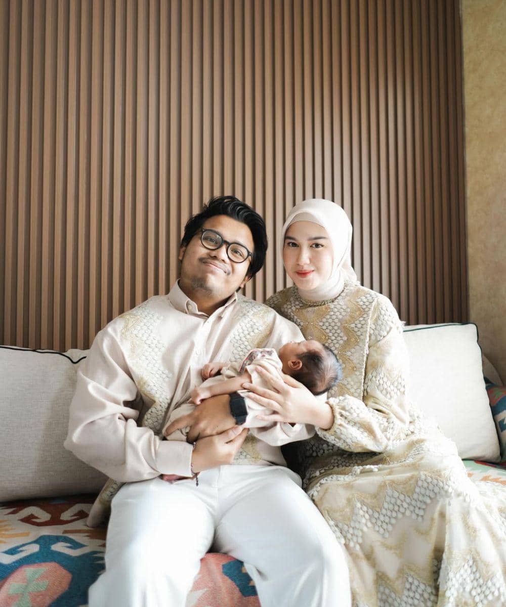 Kehadiran Baby Jazziel melengkapi kehidupan keluarga kecil Ochi