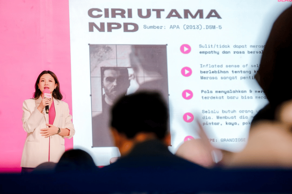 Bukan Sombong, Ini Beda Percaya Diri dan Narsisme Menurut Psikolog