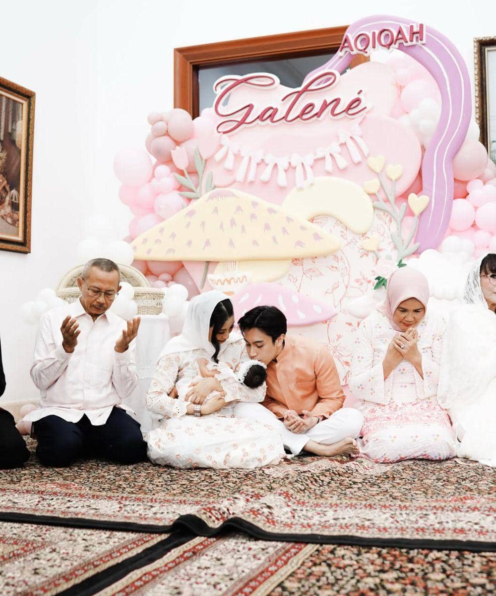  Acara dihadiri keluarga dan kerabat terdekat