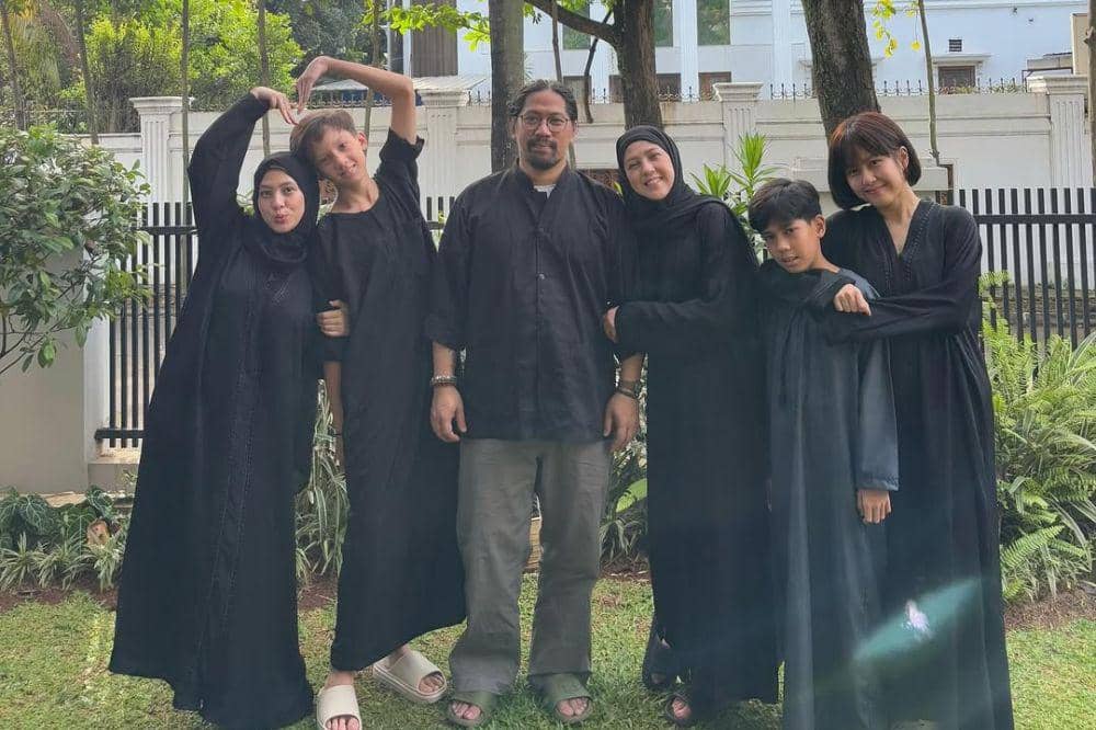 10 Fakta Keluarga Adhisty Zara