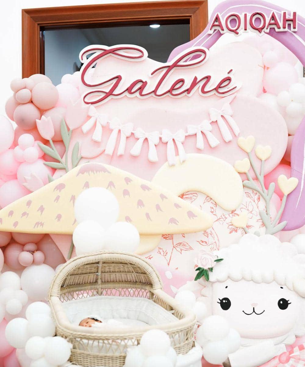 Dekorasi akikah Baby Galené mengusung tema serba pink 