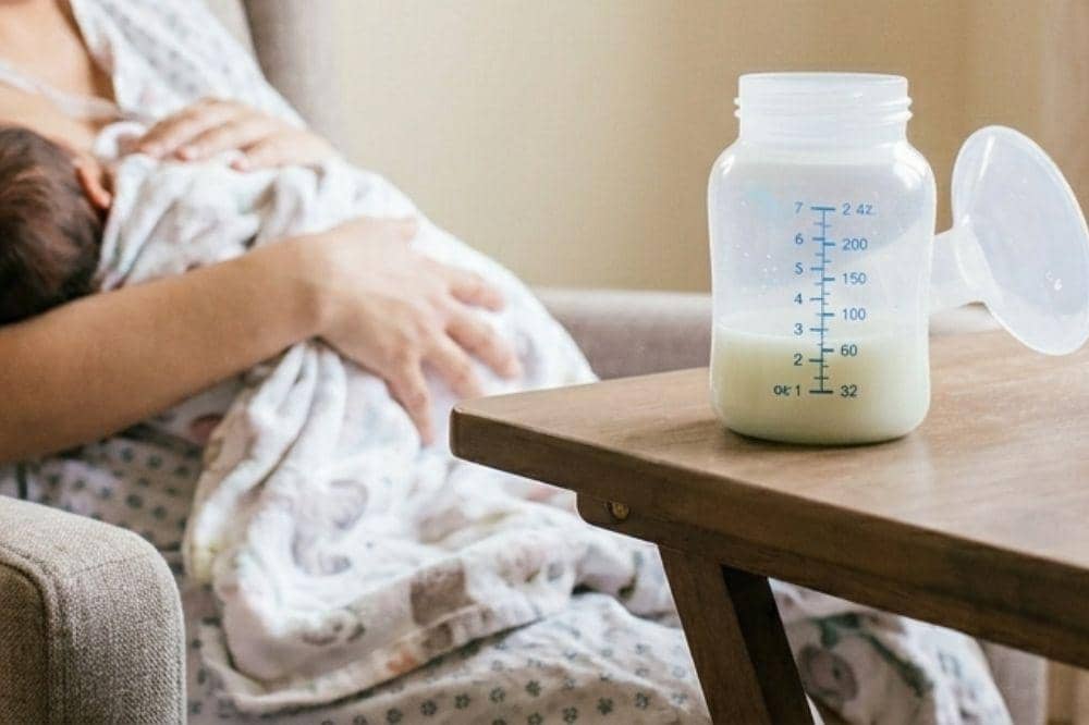 Benarkah ASI Encer Bikin Berat Badan Bayi Stuck? Ini Faktanya