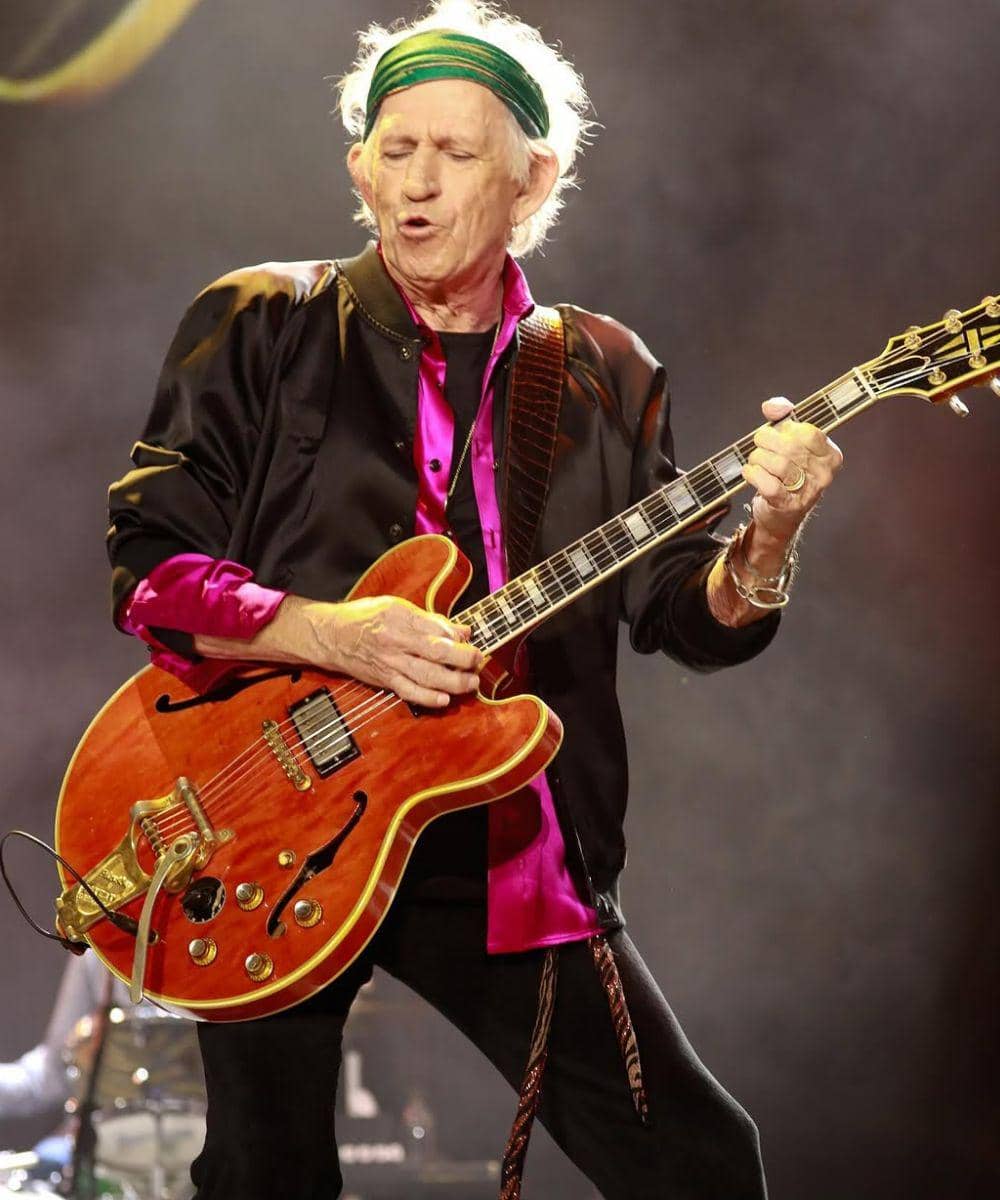 Gitaris Rolling Stones Keith Richard Sambut Kelahiran Buyut Pertama (3).jpg