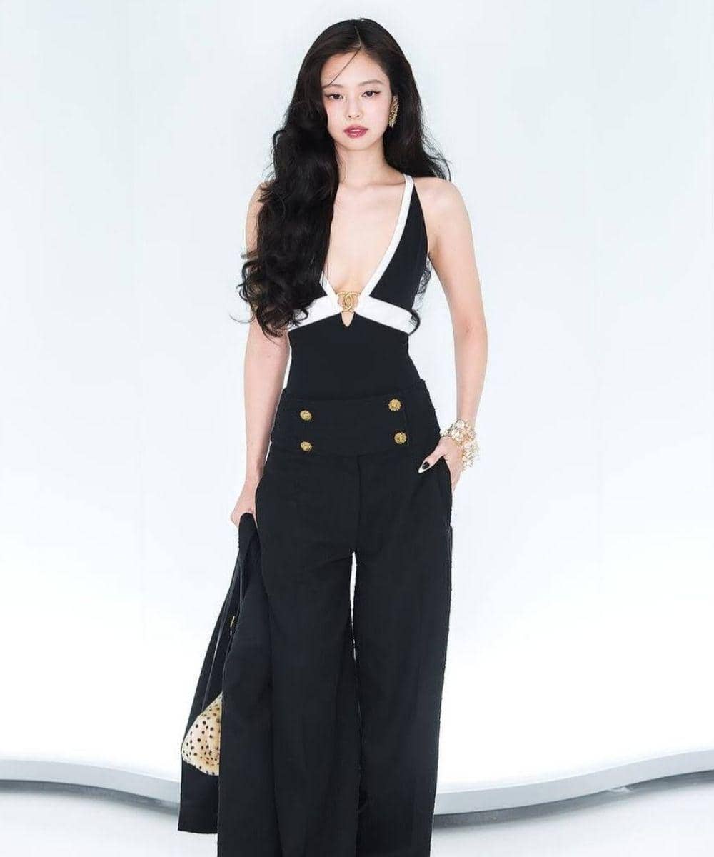 Intip Detail Mewah Look Jennie BLACKPINK di Chanel Métiers d'art 2026 2.jpg