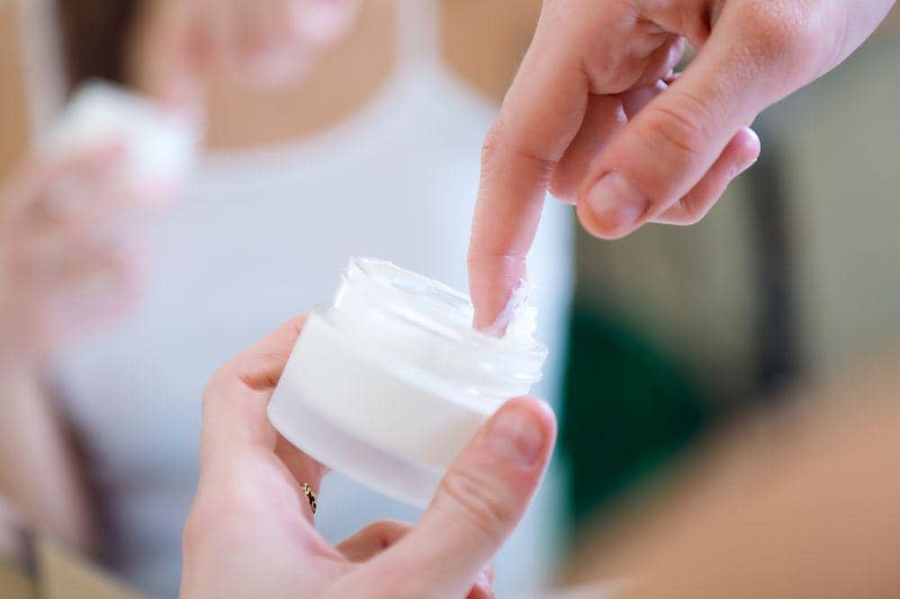 Apa Itu White Cast_ Ini Cara Mengatasinya Agar Sunscreen Nggak Abu-Abu! 8.jpg