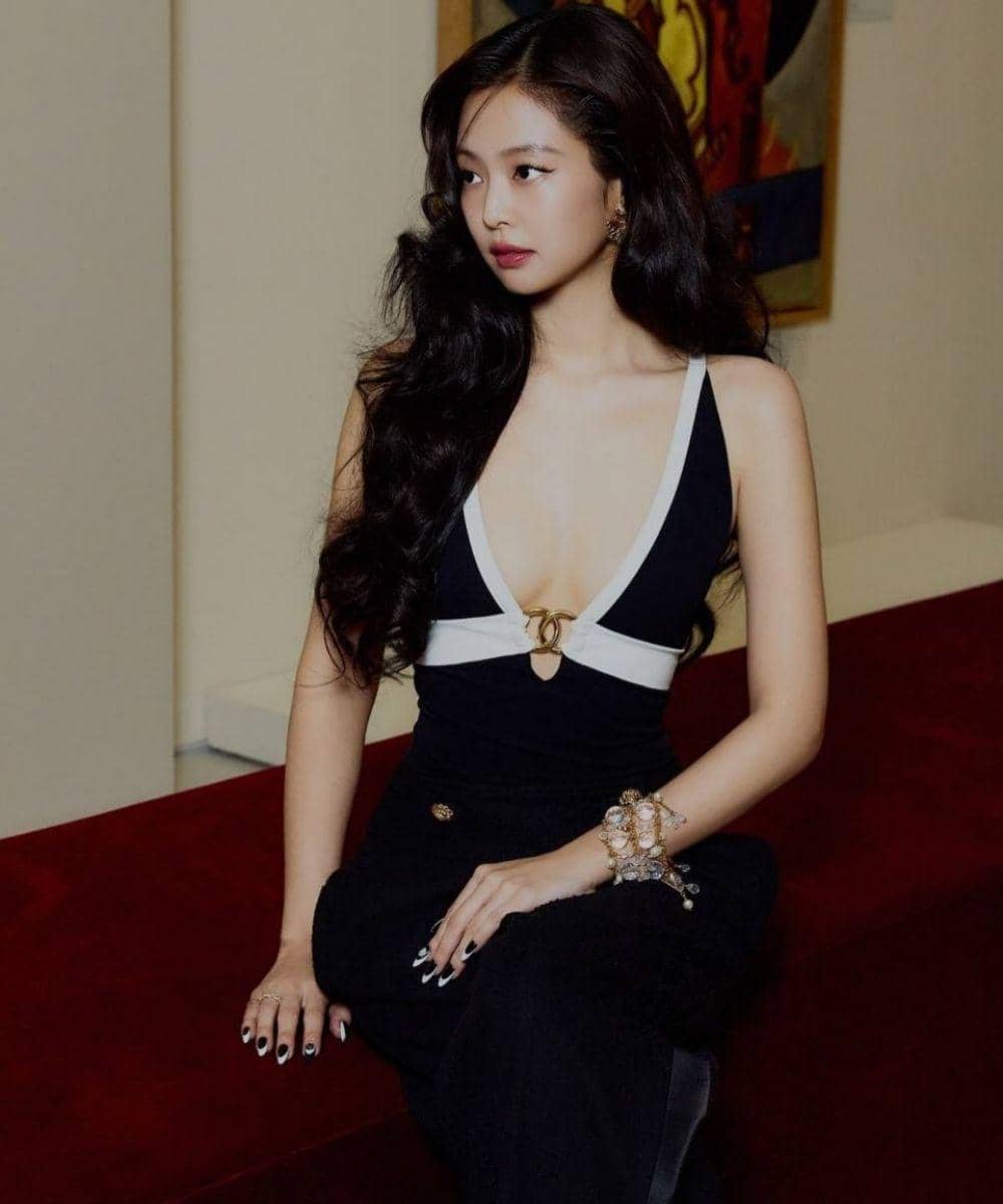 Intip Detail Mewah Look Jennie BLACKPINK di Chanel Métiers d'art 2026 5.jpg