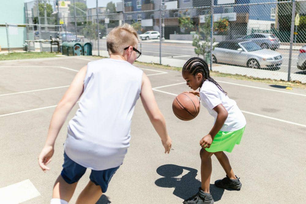 Bermain basket dapat mencerdaskan otak anak