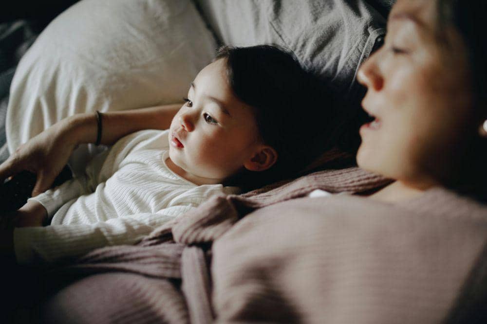 Batas maksimal screen time 1 jam untuk anak usia 2 tahun