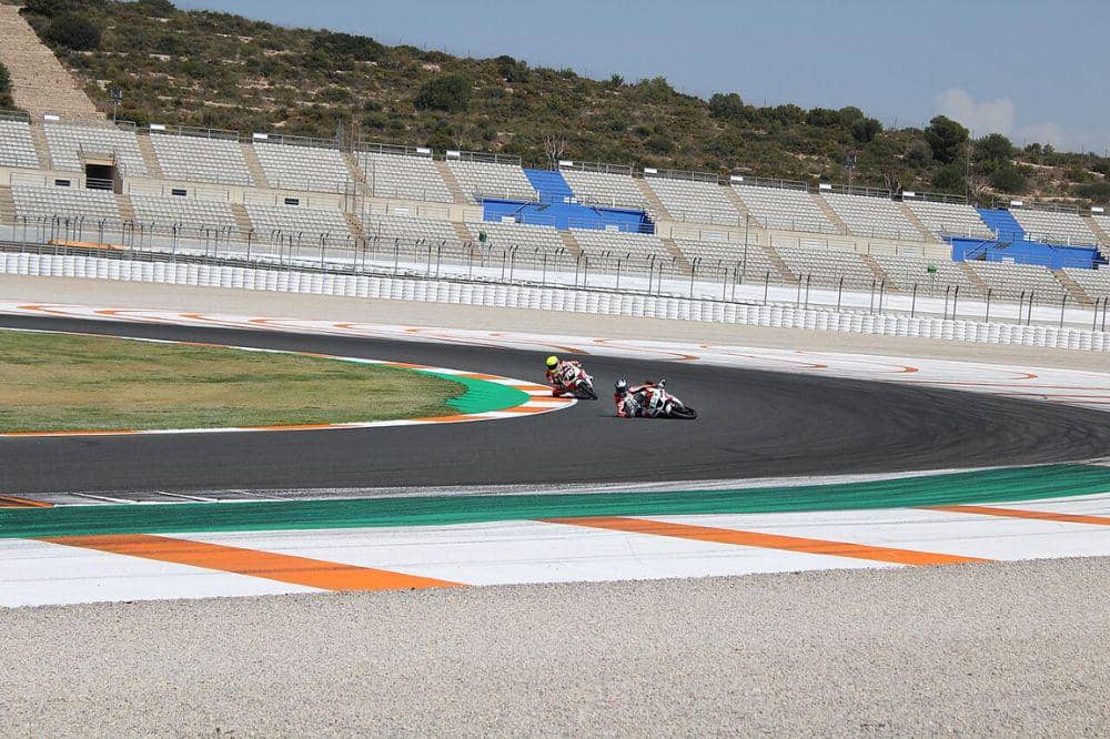 Mengenal Highside dan Lowside pada MotoGP 3.jpg