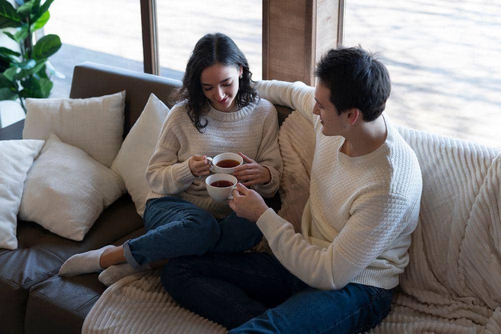 10 Kelebihan Menikah dengan Pasangan Introvert