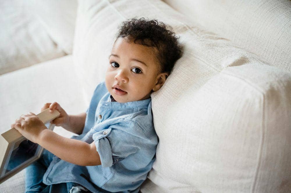 Batasan duduk dan pengalihan aktivitas screen time anak usia 1-4 tahun