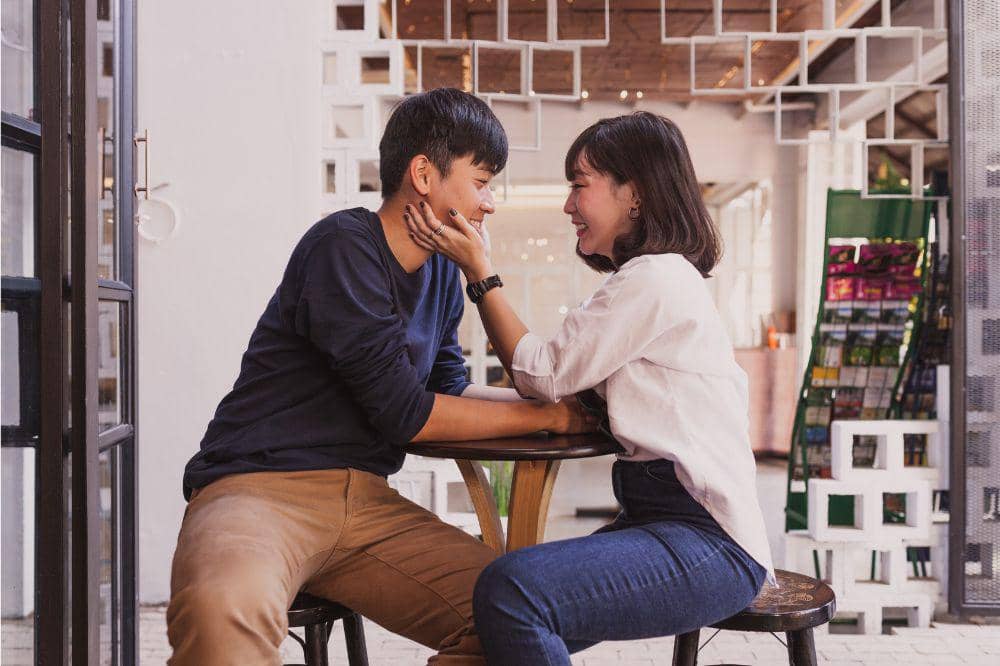 10 Kelebihan Menikah dengan Pasangan Introvert