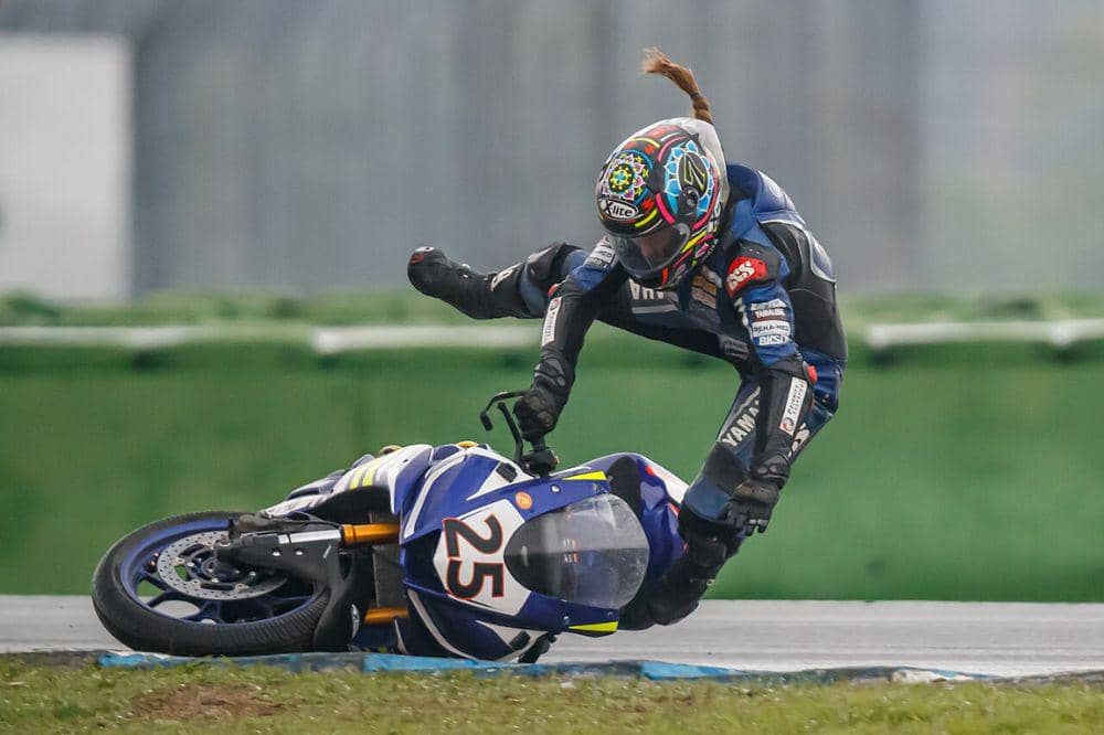 Mengenal Highside dan Lowside pada MotoGP 2.jpg