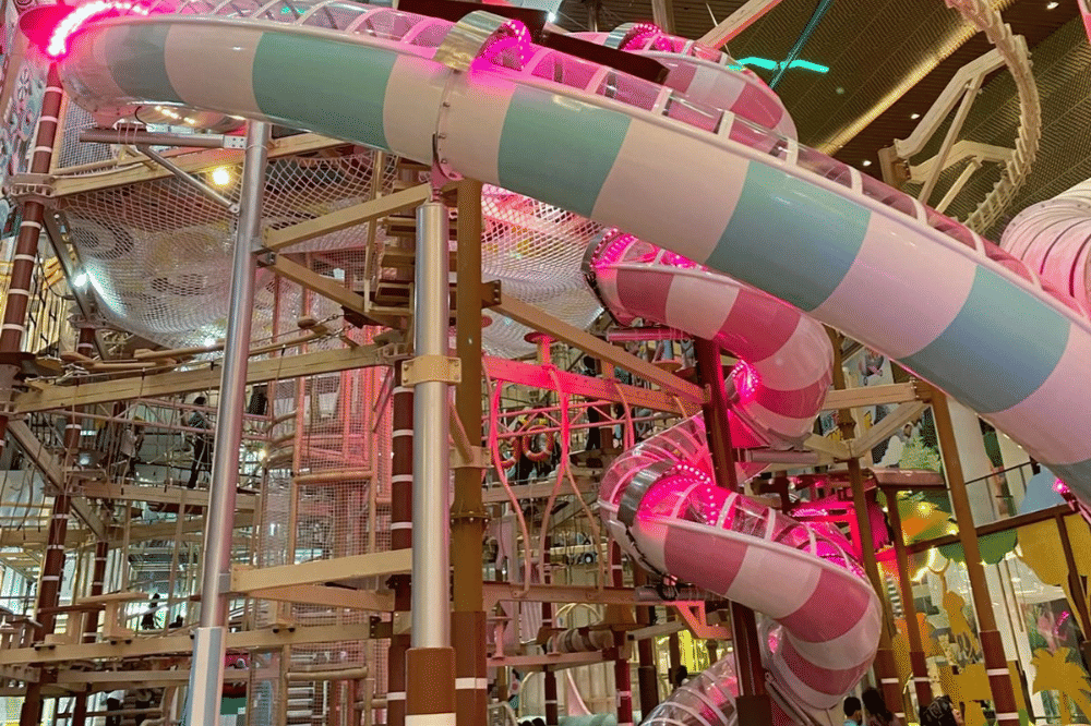 Permainan di Playtopia