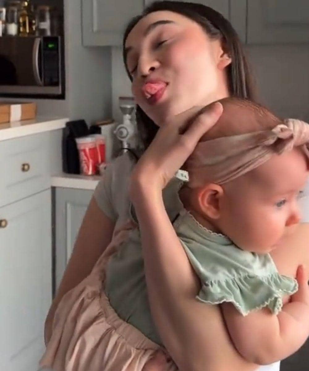 Elina gemas dengan Baby Kaia