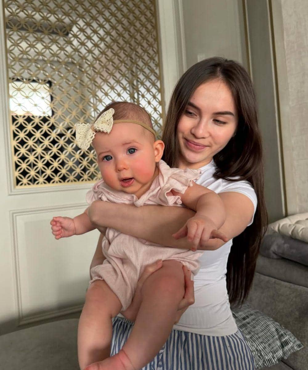 Elina jenguk Baby Kaia