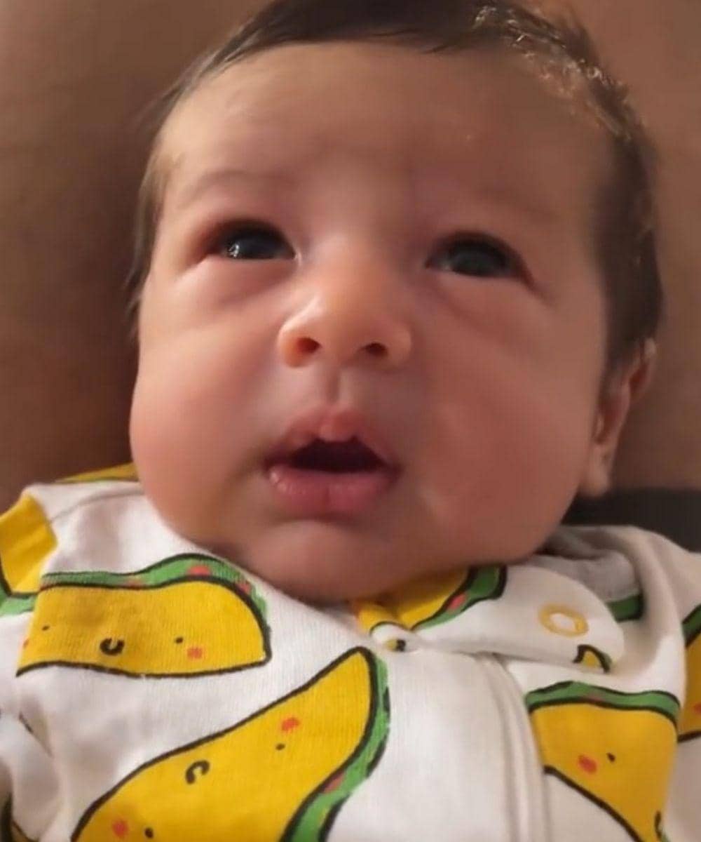 Lucunya ekspresi mau bersin Baby Thomas