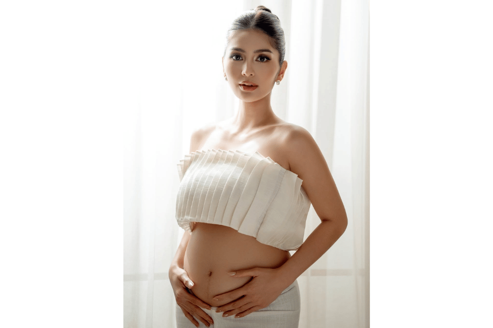 foto debi sagita pamer baby bump kehamilan pertama