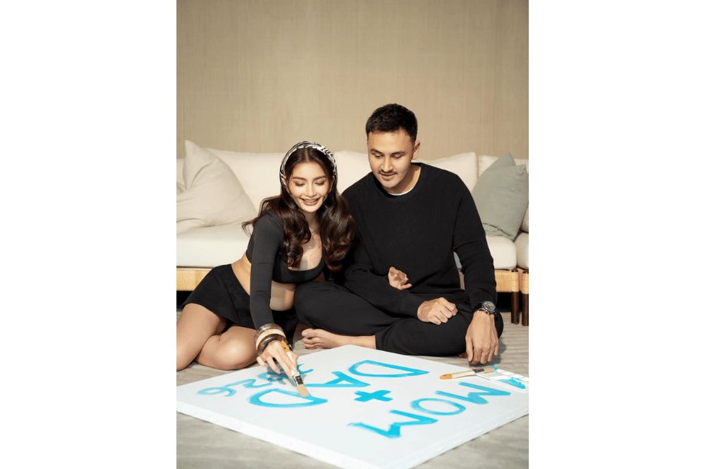 foto debi sagita pamer baby bump kehamilan pertama