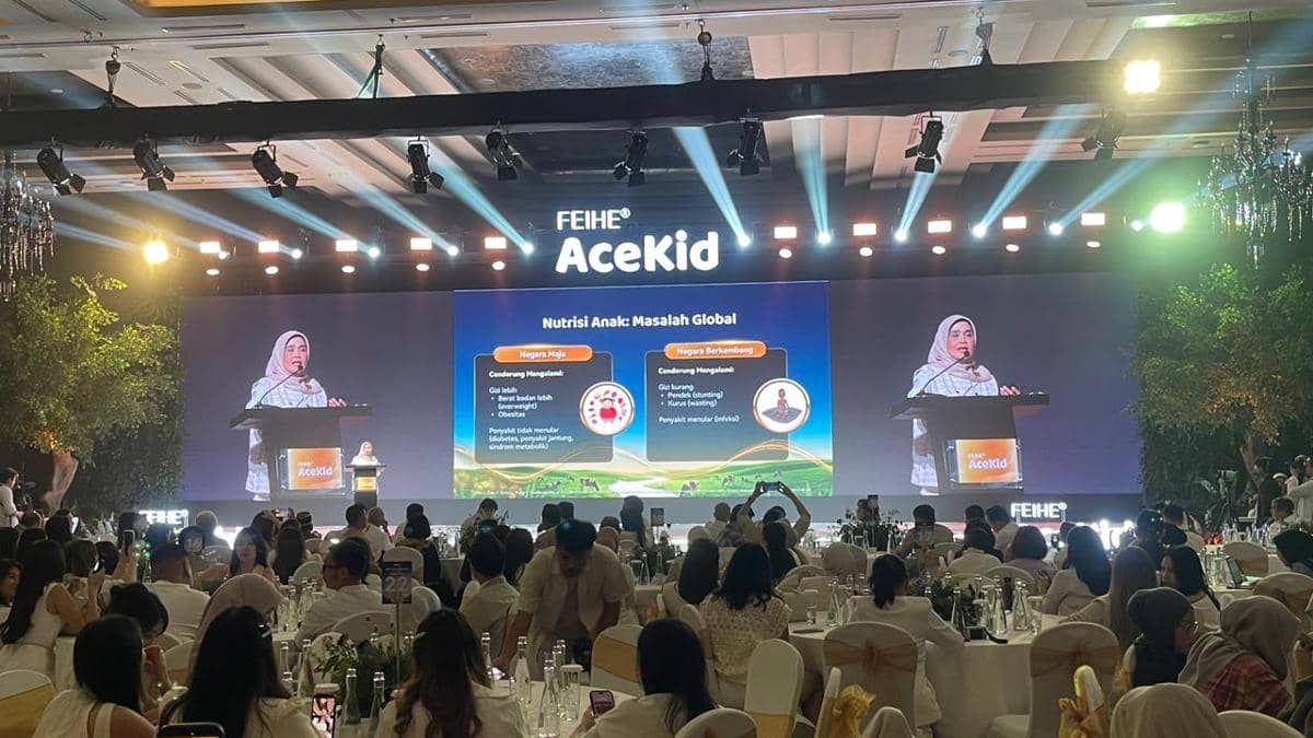 Dokter Rini dalam acara peresmian Let's Witness Together a New Fresh Standard from AceKid