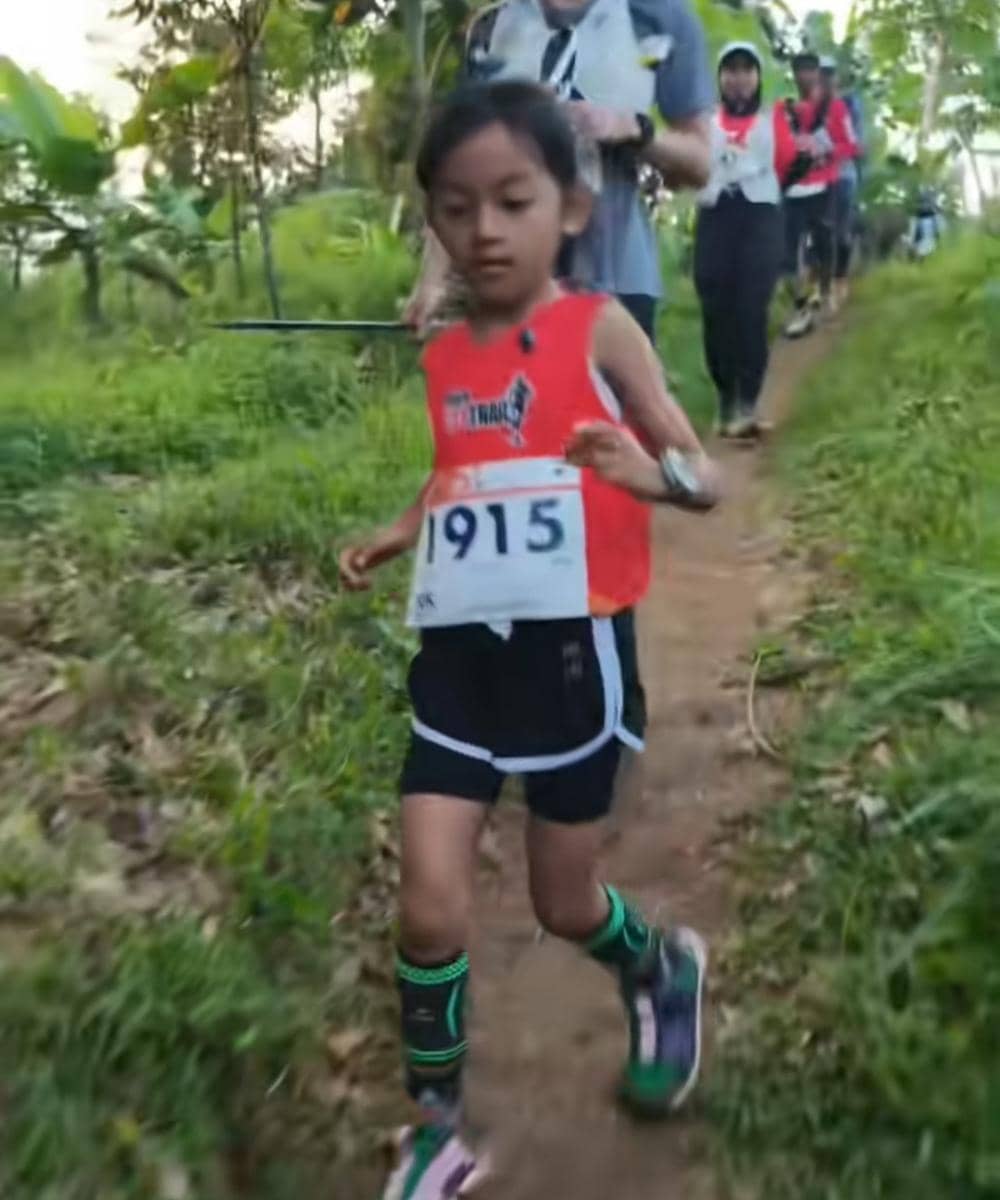 Kekey anak usia 6 tahuh taklukan Race Bogor City Trail Run 2026 