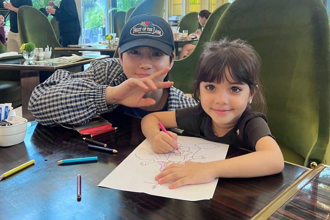 Shireen dan Shakira sempat ke Seoul untuk bertemu Suho namun tidak berhasil