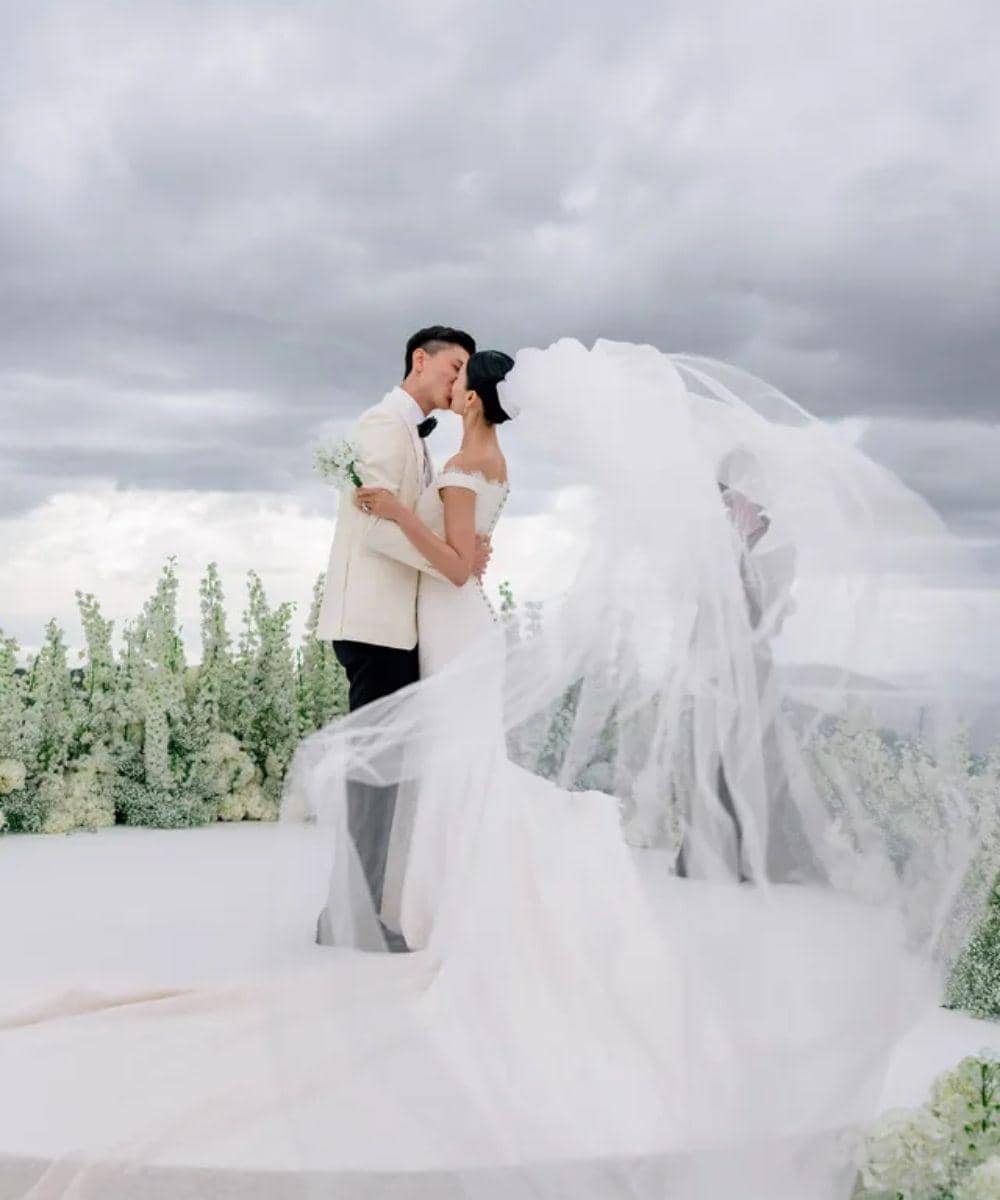Bak Negeri Dongeng, Ann Liu Pakai 13 Gaun Couture di Nikahannya 19.jpg