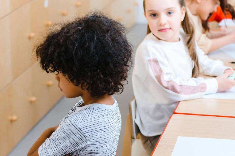Tidak marah jika anak mau berteman dengan yang lain