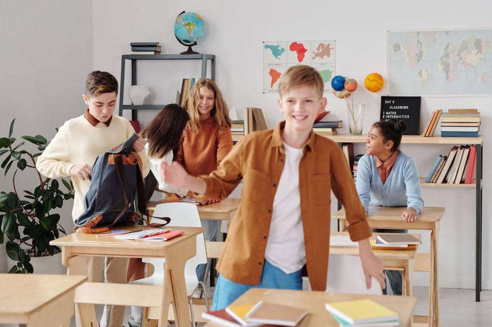 7 Ciri Teman yang Baik untuk Anak di Sekolah, Jangan Salah Pergaulan