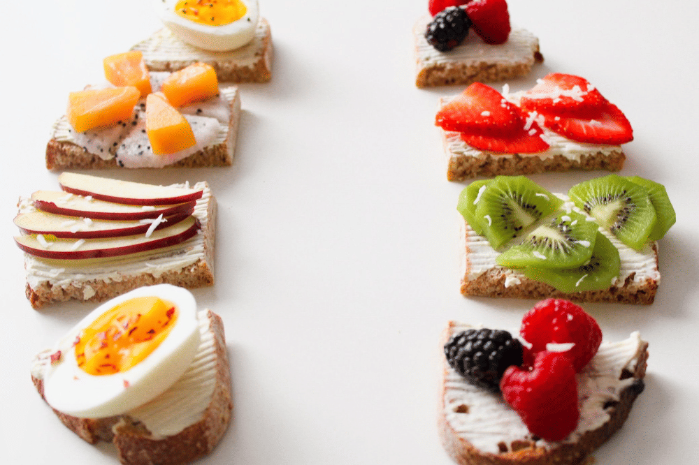 Sandwich dengan topping buah