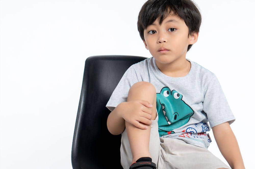 Lengan atau tungkai kaki lemas terkulai karena polio