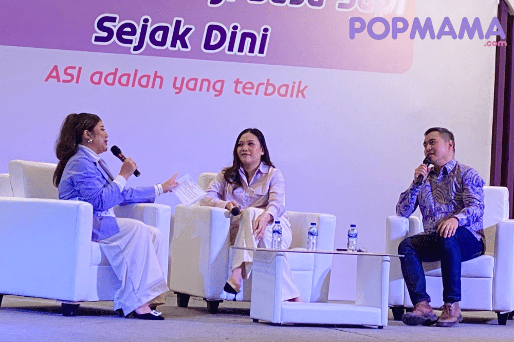 Para narasumber di atas panggung