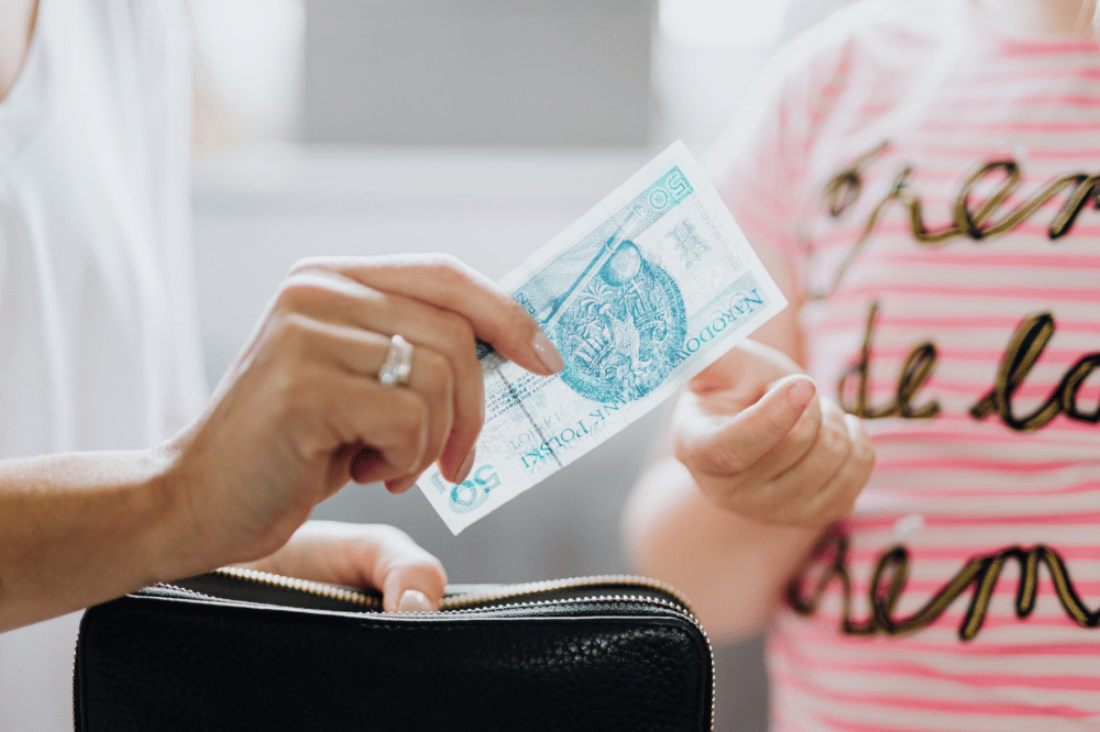 7 Cara Mengajarkan Anak Untuk Cermat Menggunakan Uang