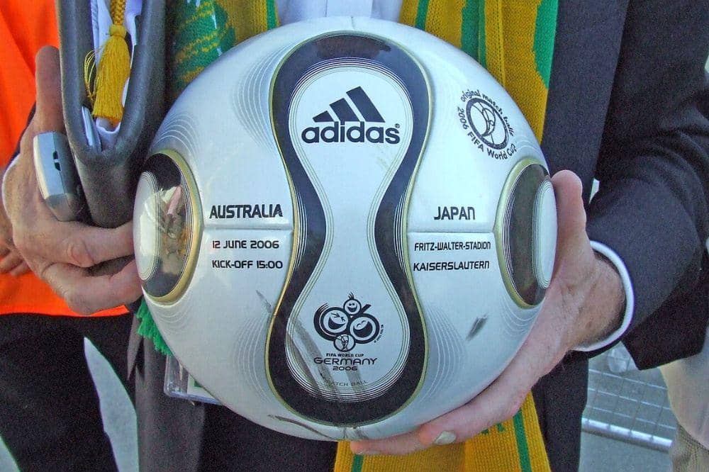Daftar Bola Official Piala Dunia dari Masa ke Masa 19