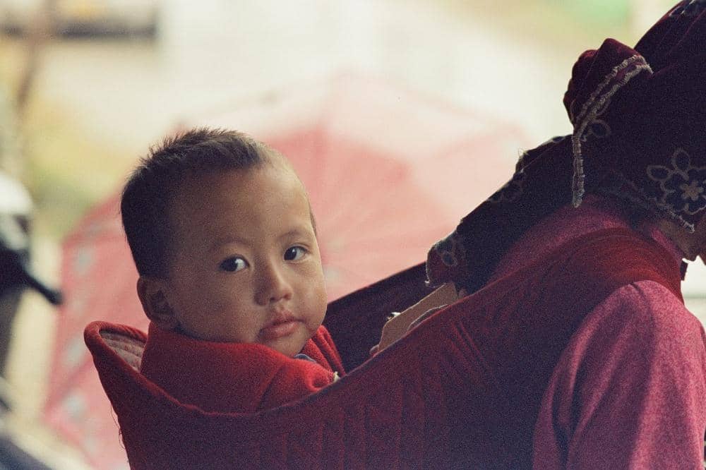 angat menyukai aroma alami tubuh mama atau papa