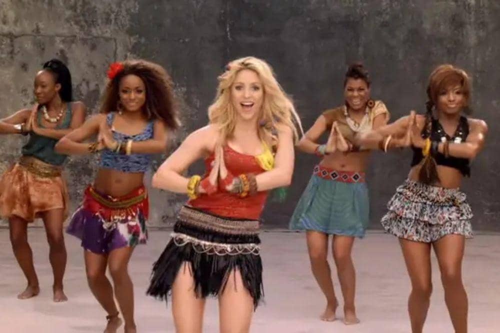 Potret Shakira Dulu & Sekarang di Video Klip Official Song Piala Dunia 2.jpg