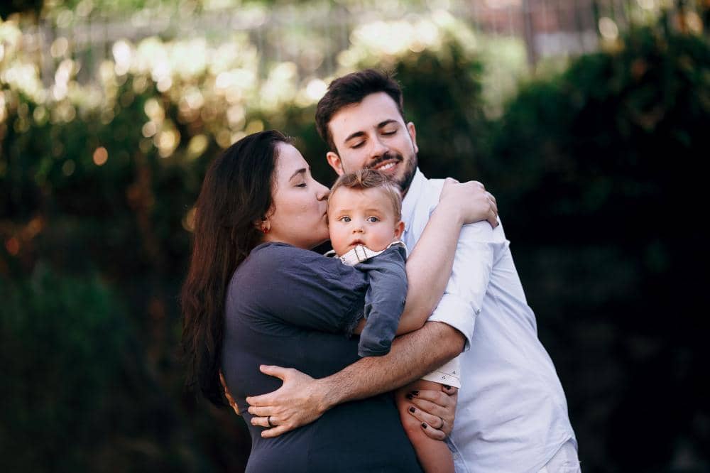Tanda bayi menyayangi Mama dan Papa