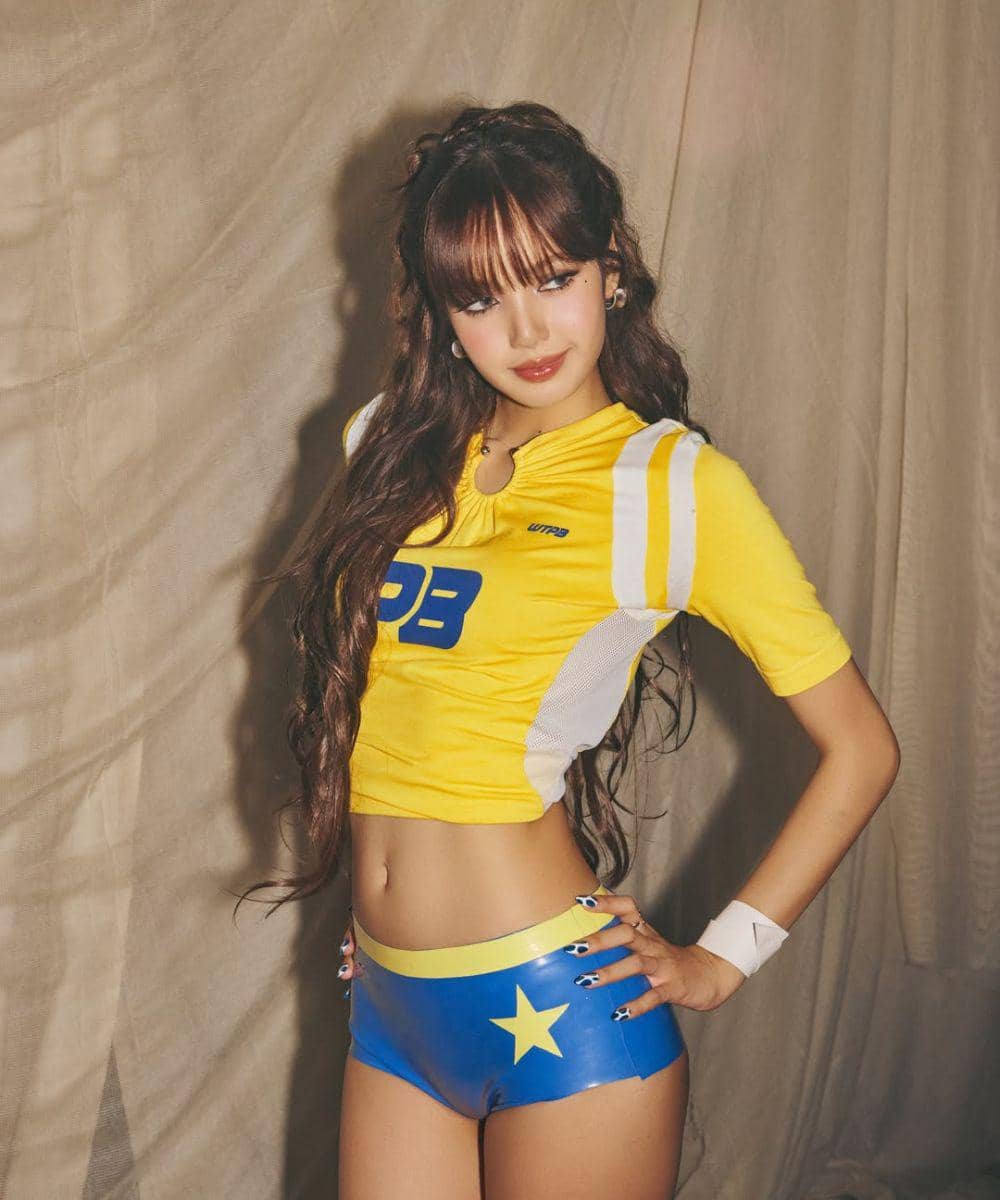 Gaya Lisa blackpink di Official song Piala Dunia 3.jpg