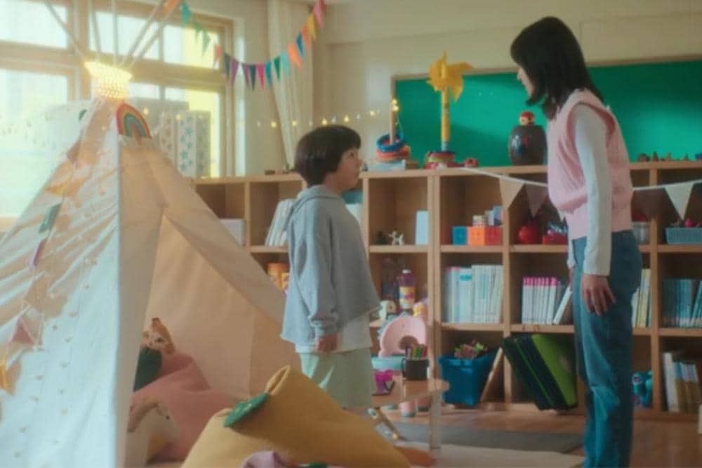 Netflix Teach You a Lesson Choi Ji-seon dan Woojin di kelas