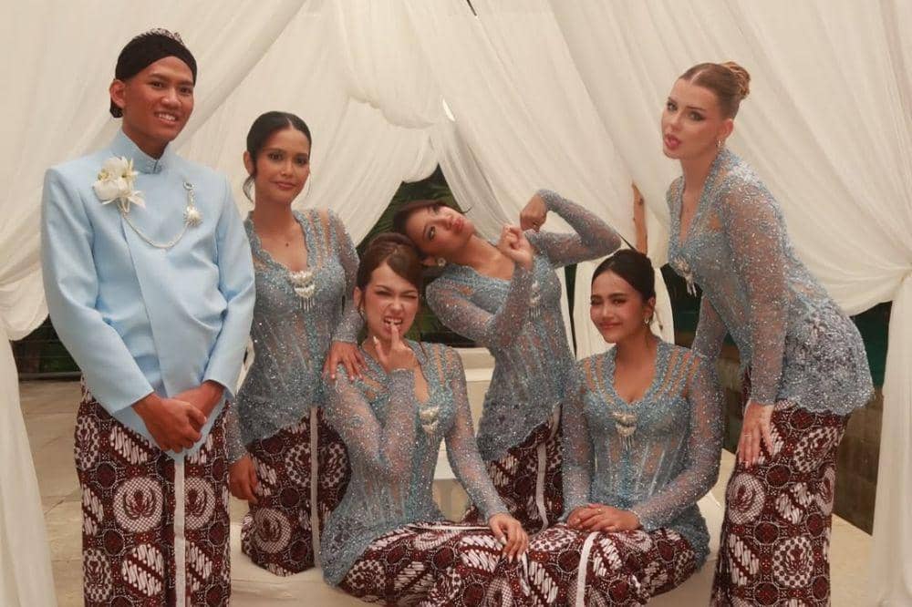 baila fauri di pernikahan jennifer coppen