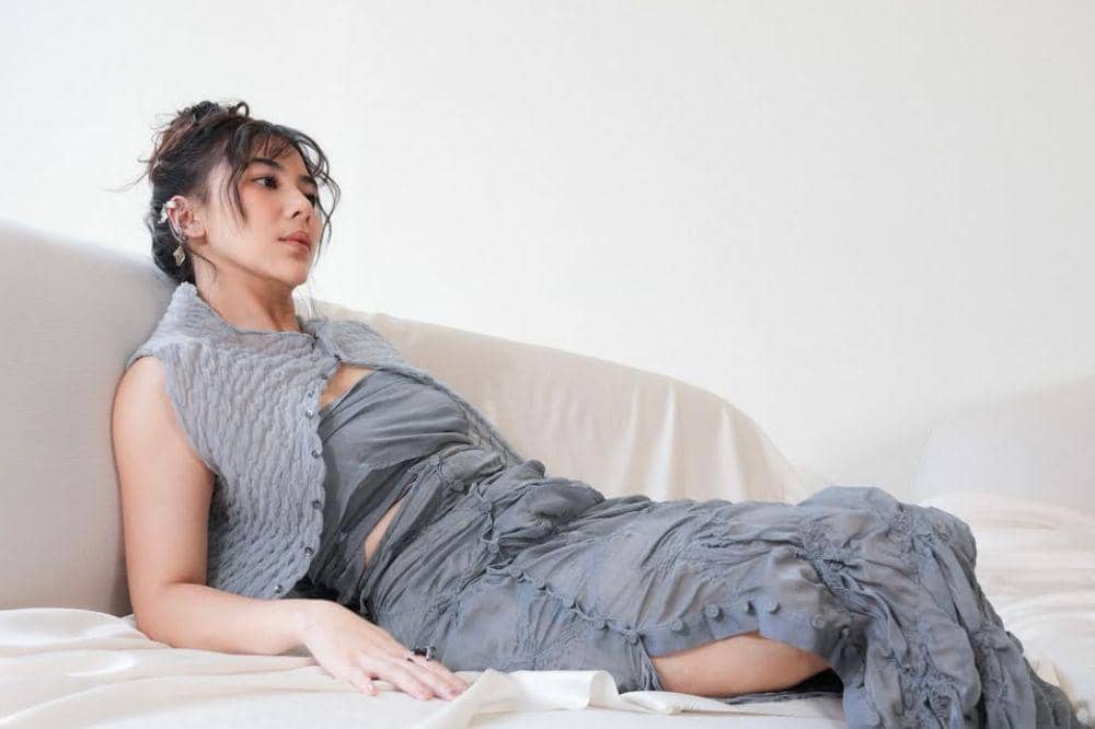 Potret Maternity Adinda Thomas yang Elegan, Baby Bump Jadi Sorotan