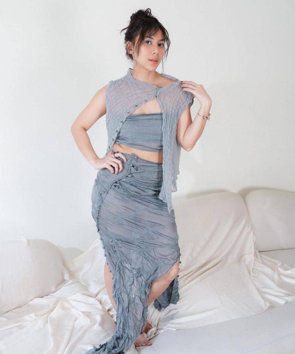 Penampilan Adinda saat foto maternity