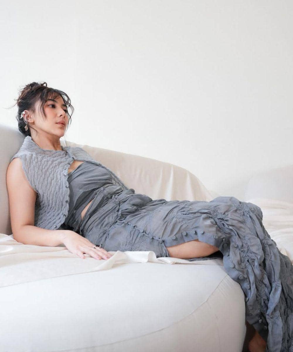 Berbagai pose dalam foto maternity