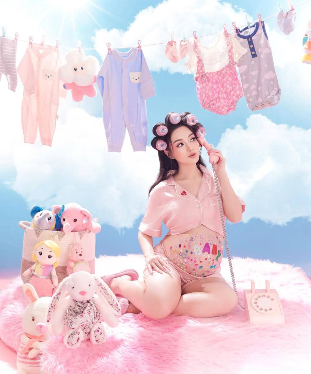Foto maternity Nanda Arsyinta bertema pajama party