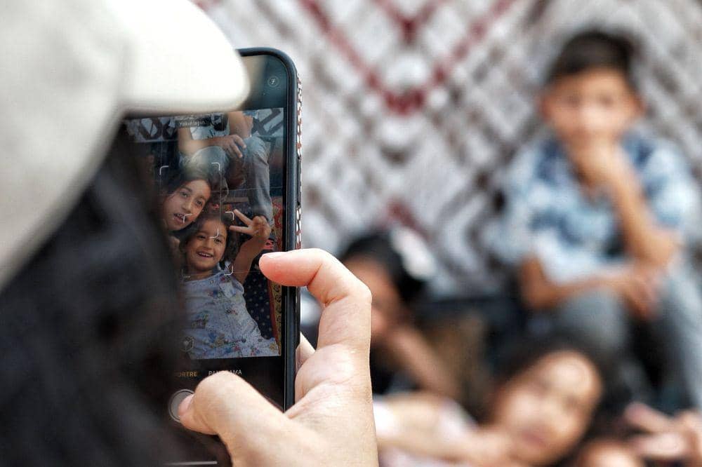 Parenting ala 90-an yang buat anak lebih aktif, menghadiri momen bersama anak