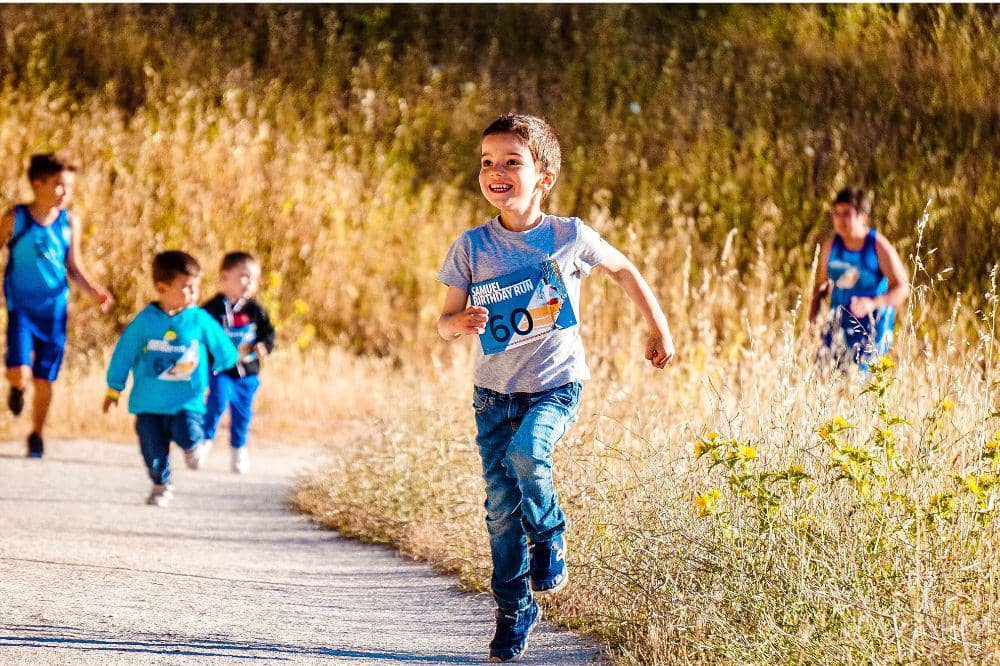 7 Cara Parenting ala 90-an, Bikin Anak Bahagia & Aktif!