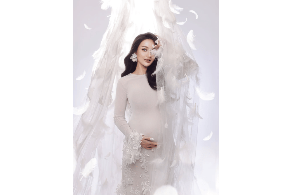 Foto maternity Nanda Arsyinta, konsep serba putih bak bidadari