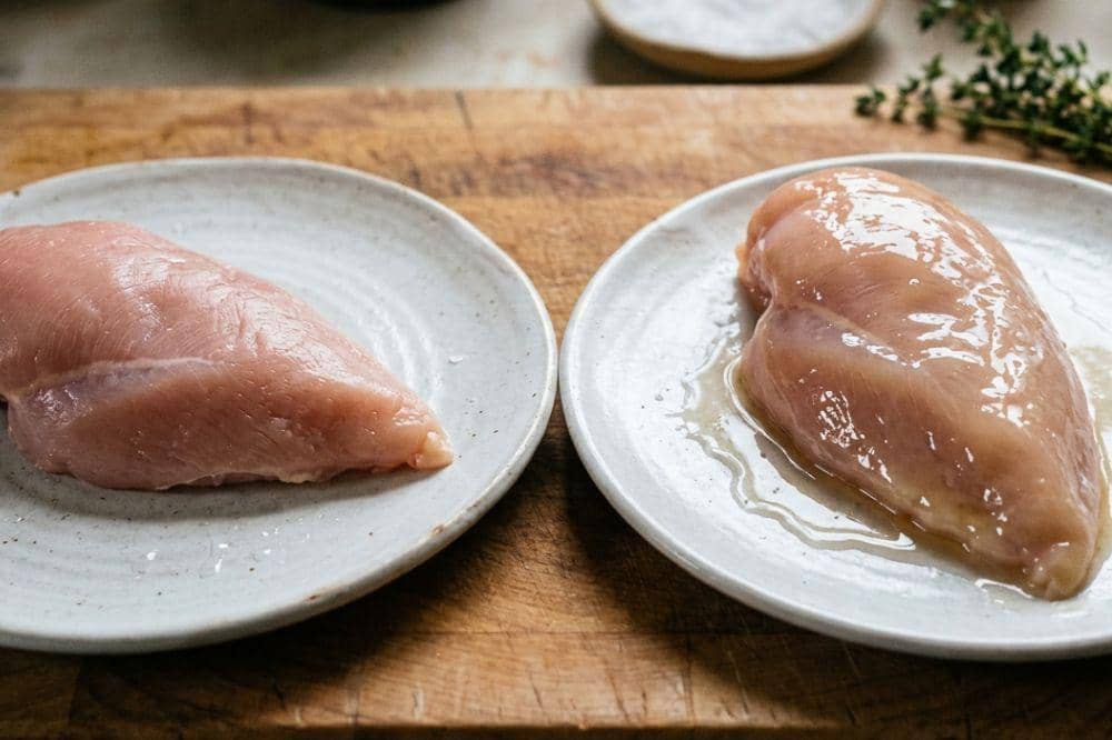 Cek permukaan daging ayam
